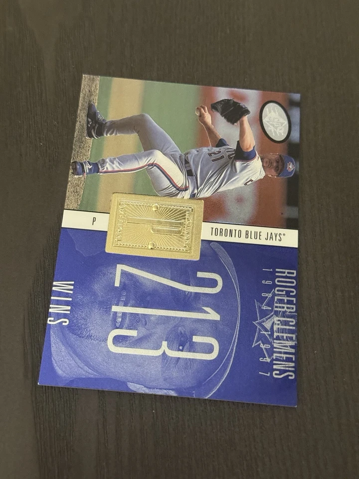 1998 SPx Finite Radiance /3500 213 ROGER CLEMENS Toronto Blue Jays Baseball Card - Image 1 of 2