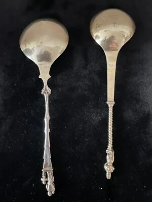 Par de cucharas apóstol antiguas de plata de principios del siglo XVIII Foto 1 de 4