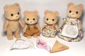 Juego De Cuatro Critters Calico Familia Oso Sylvanian Families De Colección Ver Fotos - Imagen 1 de 9