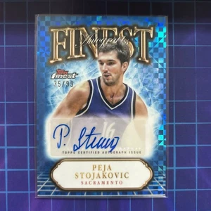 2024-25 Topps Finest Basketball Peja Stojakovic Blu Xfractor Finest Auto /99 - Foto 1 di 2