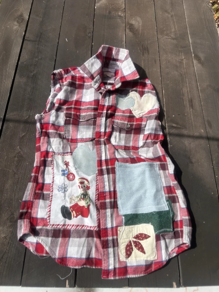 Edredón de bolsillo de franela reciclada sin mangas para mujer M rojo Cottagecore Raggedy Ann Foto 1 de 4