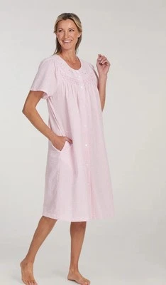 Bata para mujer Miss Elaine bordada de agarre corto - cuadros blancos melocotón XLarge Foto 1 de 4