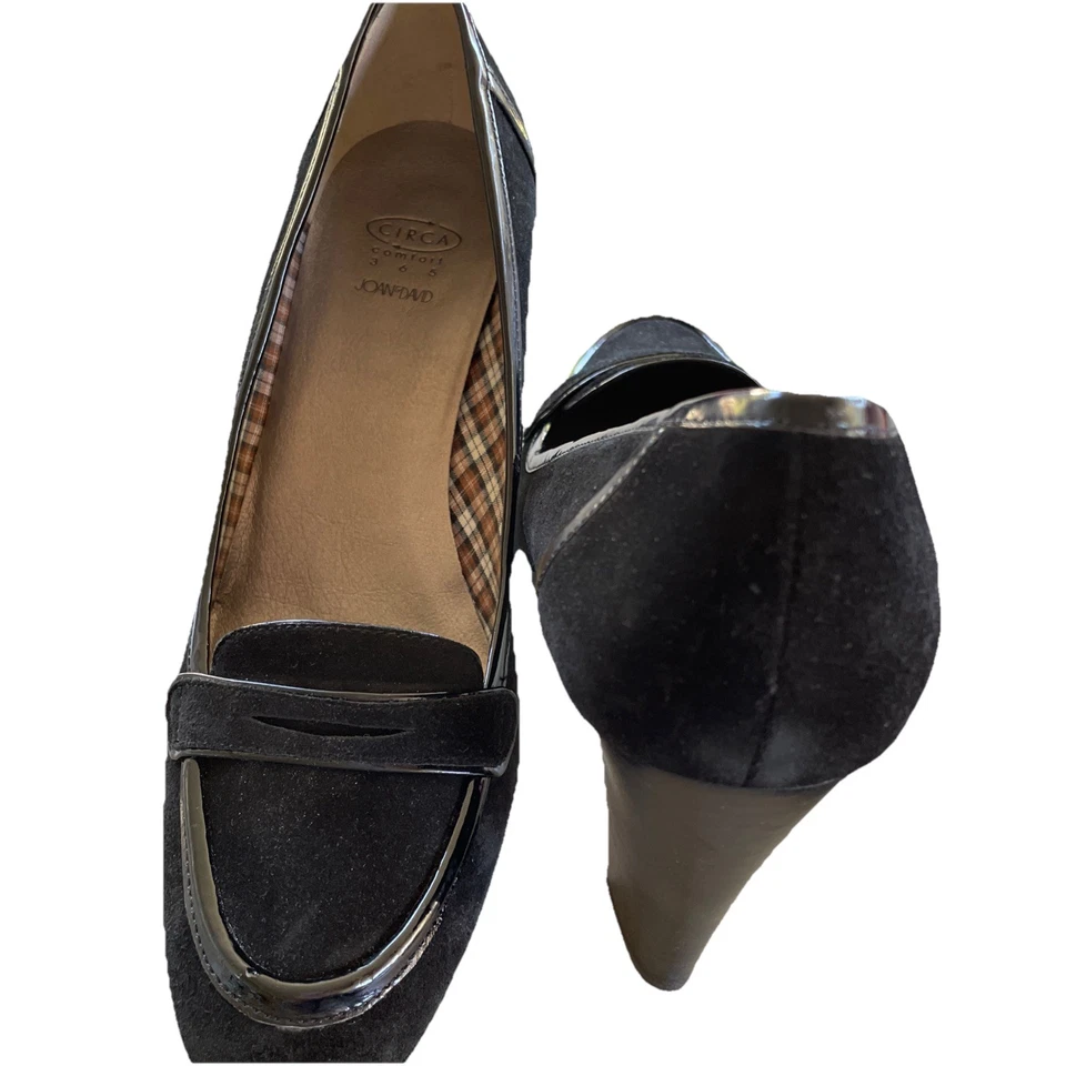 "Bombas Circa Joan & David Comfort para mujer 10M negras de gamuza con patente de 3,5"" sin cordones" Foto 1 de 4
