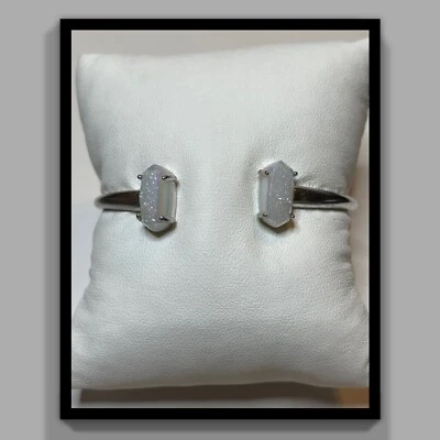 Brazalete Kendra Scott Edie tono plata iridiscente  Foto 1 de 4