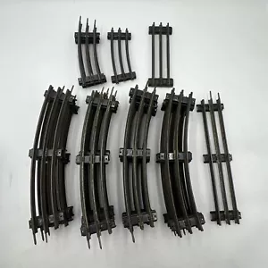 O GAUGE BLACK 3 RAIL BLACK TIE TRACK LOT OF 21 - 19 CURVED & 2 STRAIGHT - Picture 1 of 13