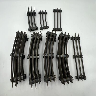 O GAUGE BLACK 3 RAIL BLACK TIE TRACK LOT OF 21 - 19 CURVED & 2 STRAIGHT - Image 1 of 4