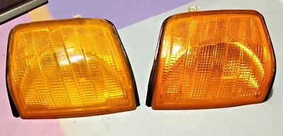 1984-93 Mercedes 190D,190E,W201 LH & RH Front Turn Signal Lense assemblys - Image 1 of 4