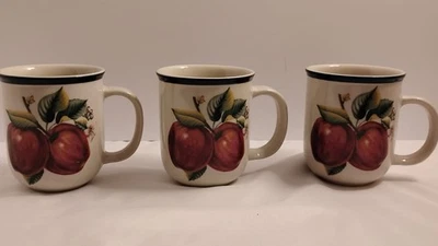 Casuals by China Perla Juego de 3 tazas/tazas de café con patrón de manzana Elegante Lindo Foto 1 de 4