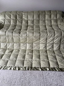 ROYAL VELVET DOWN GREEN COMFORTER SIZE 90in x 90in - Picture 1 of 8