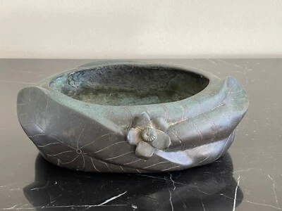 Cuenco japonés de hojas y flores de bronce Foto 1 de 4