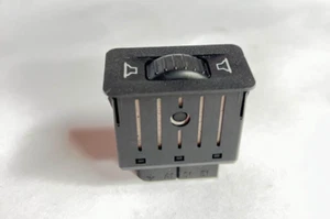 OEM BMW E30 Stereo Audio Speaker Fader Switch Radio Sound Balance Knob 1379048 - Picture 1 of 4