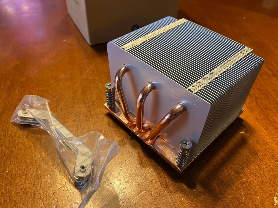 Dynatron Intel Socket 1366 Passive G618 2U CPU Cooler - Image 1 of 4