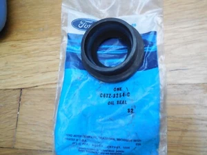 NOS 1966-1972 Ford F100 F250 F350 4x4 Axle Shaft Seal C6TZ-3254-A - Picture 1 of 1