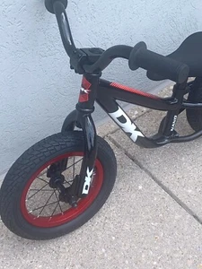 DK NANO 12" BALANCE BIKE BLACK/RED - Picture 1 of 2