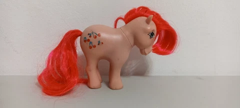 Cherries Jubilee red CEREZAS MLP Nirvana G1 My Little Pony Top Toys ARGENTINA Cover