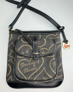 Dooney & Bourke Umhängetasche braun hellbraun Signatur Herz Swing Pack Entenanhänger - Bild 1 von 20