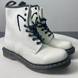 Botas Dr. Marten Air Wear 1460 W Cuero Liso Con Cordones Blancas Talla 9 Nuevas - Imagen 1 de 8