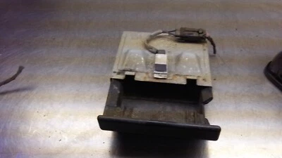 Bandeja de cenizas Nissan 1994 camioneta 4x4 V6 5 velocidades con cubierta T1-2 Foto 1 de 4