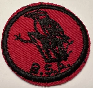 PATROL MEDALLION S-5 WOODPECKER RED TWILL RED RUBBER BACK 1969-71 - Picture 1 of 2