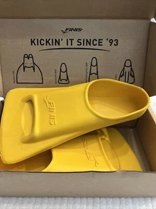 New FINIS Zoomers Gold Short Blade training Fins Size D Womens 6.5-8 Men’s 5.5-7 - Picture 1 of 3