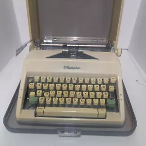 Vintage Olympia SM9 Schreibmaschine mit Tragetasche getestet funktioniert - Bild 1 von 5
