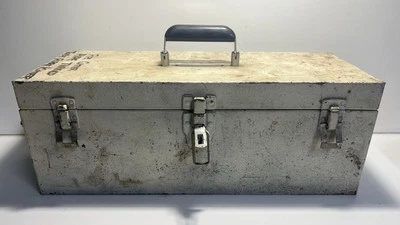 Caja de herramientas de metal Kennedy vintage | Estilo S-19-537186 | Cofre industrial hecho en EE. UU. Foto 1 de 4