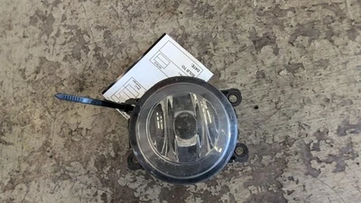 Luz de direção usada serve: 2019 Nissan Pathfinder para-choque de neblina montado à direita e - Imagem 1 de 4