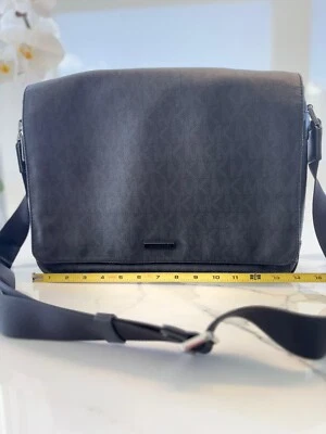 Michael Kors Men’s Messenger Bag Black - Image 1 of 4