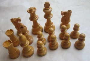 Chess Set 32 Complete Wooden Felted Pieces Vintage Germany chessmen - Picture 1 of 9