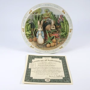 Peter Rabbit Plate Pocket Full Of Onions Beatrix Potter Musical Plate - Foto 1 di 12