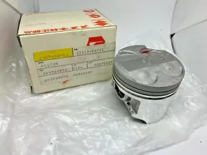 NOS Genuine Suzuki GSF600 Bandit 1995-1999 Standard Piston 12111-19C01 - Picture 1 of 1