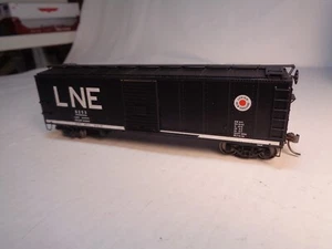 HO Scale InterMountain X-29 Box Car Lehigh & New England #8253 - Picture 1 of 7