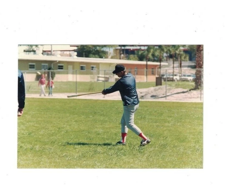 Carl Yastrzemski Boston Red Sox Original 4x6 Photo - Image 1 of 1