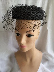 Vintage Pillendose unbeschriftet schwarz geflochten mit schwarzem Netz - Bild 1 von 6