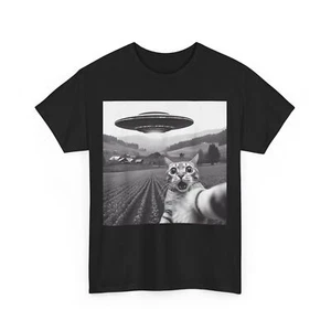 Cat Selfie With Alien UFO Funny Cat Gifts For Men Women Kid T-Shirt - Picture 1 of 13