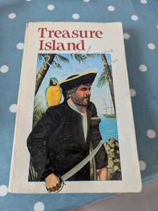 Treasure Island by Robert Louis Stevenson, PB 1982, Scholastic, good condition - Picture 1 of 3