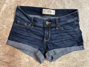 Hollister Short Short Low Rise Gr. 0 24W jeansblau Bündchen - Bild 1 von 3
