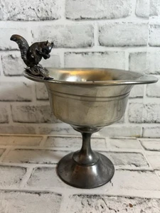 Antike versilberte Urne mit Eichhörnchen Figur - Bild 1 von 6