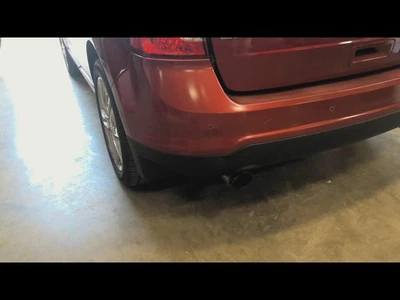 Used Rear Bumper Assembly Rear fits: 2013 Ford Edge w/o tow package w/park assis Foto 1 de 4