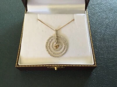 VINTAGE 10K YELLOW WHITE GOLD CHAMPAGNE AND WHITE DIAMONDS CIRCLE NECKLACE - Image 1 of 4