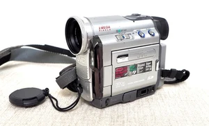 JVC GR-DZ7EK Digital Video Camera Mini DV with battery - Picture 1 of 6