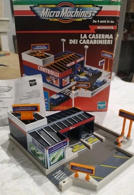 MicroMachines - La Caserma dei Carabinieri Microcittà Hasbro Galoob 1999 Vintage - Imagen 1 de 4