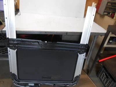 2010 Mercury Mariner Sunroof Assembly - Image 1 of 4