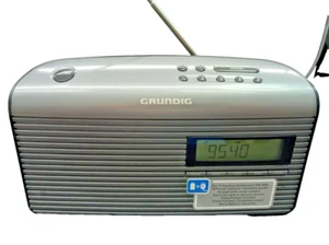 Radio PORTABLE GRUNDIG  MUSIC 61 FM RDS  PLL  10 mémoires - Imagen 1 de 8