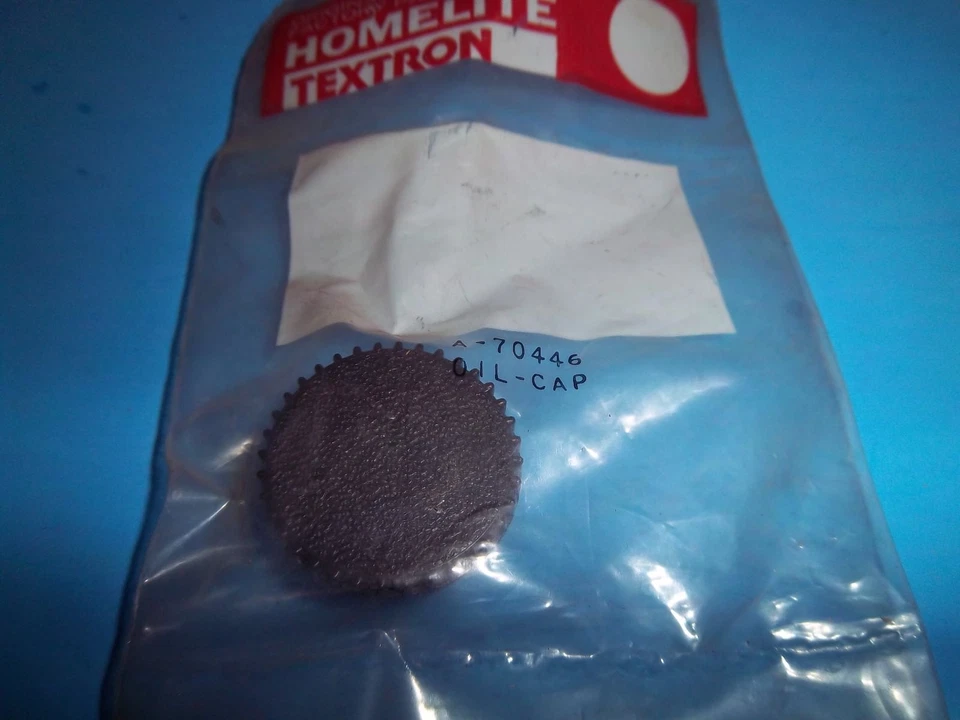NEW OEM HOMELITE OIL CAP A70446 HL13 - Image 1 of 1