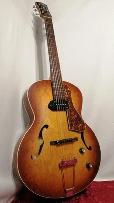 GODIN 5TH AVENUE KINGPIN P90 Full Acoustic Electric Guitar - image 1 of 4