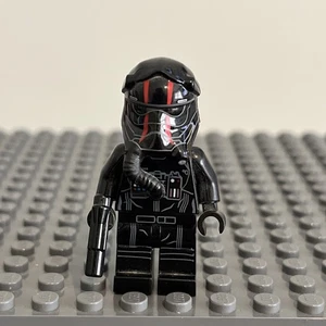Lego Star Wars First Order Tie Pilot Minifigure (Red Stripes) 75179 sw0860 - 1T - Picture 1 of 2