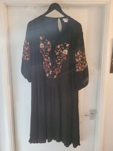 City Chic Women's Black Mix Floral Embroidered Long Dress Plus Size XXL (24) E/C - Picture 1 of 3
