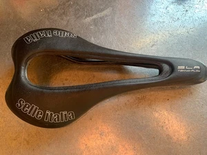 Selle Italia SLR Tekno Flow - Full Carbon Saddle - Picture 1 of 6