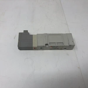 Electroválvula SMC SV2200-5FU 24VDC 0.15-0.7 MPa 5 PUERTOS - NOS - Imagen 1 de 3